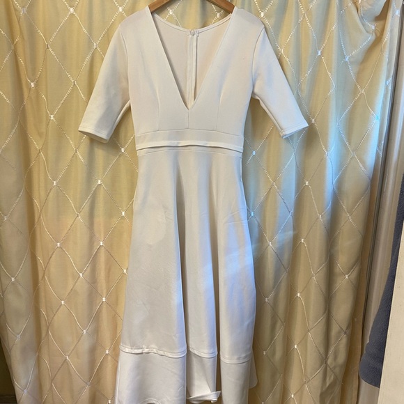 White dress - Picture 3 of 5